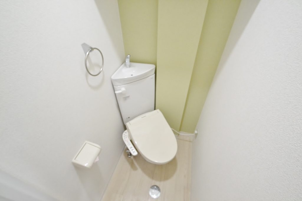 Kマンスリー老松304号室のトイレ画像です。